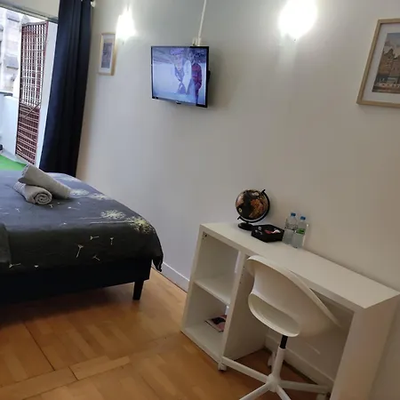 Trocadero 16ieme - With Balcony 아파트 파리