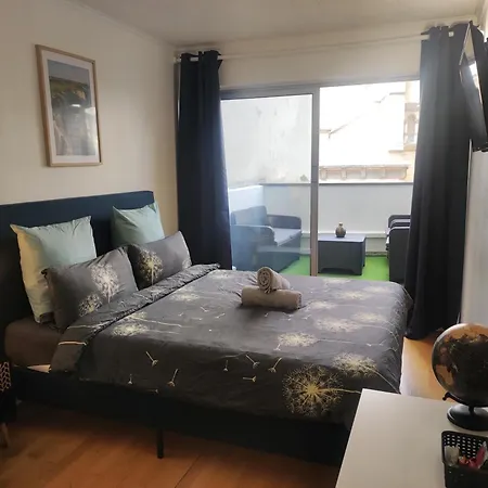 Апартаменты Trocadero 16ieme - With Balcony Париж